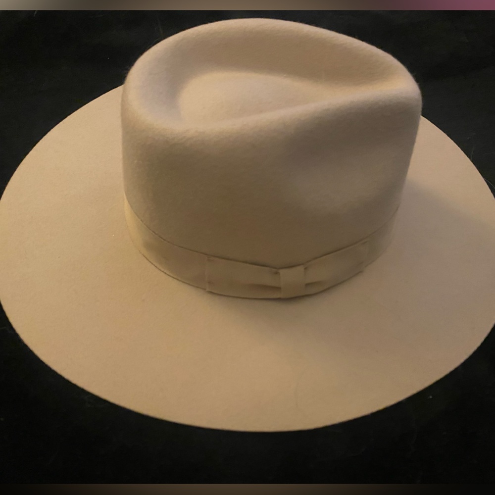 COPY - 100% wool hat Urban Outfitters flat brim felt beige fedora